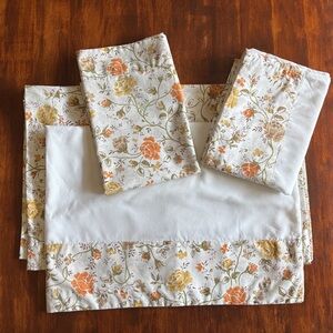 Mod Retro Floral Pillowcase Springs USA Set of FOUR Matching 70s